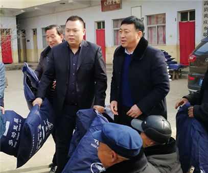 民建“組團(tuán)”慰問，企業(yè)送溫暖到家